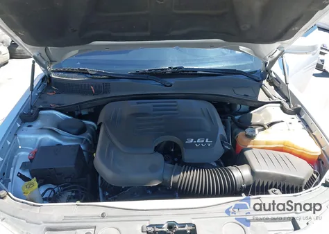 2021 Chrysler 300 300S z USA, uszkodzony, nr VIN 2C3CCABG2MH546101